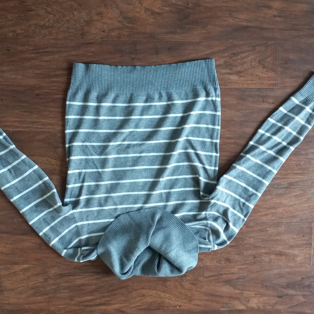 Cute Carolyn Taylor Sweater shirt